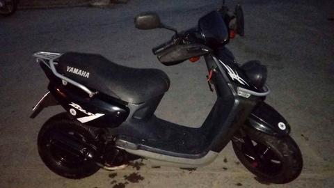 se vende moto yamaha biwis