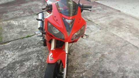 se vende bera r1 200 año 2013