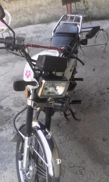 Se vende moto MD en exelente condiciones llamar al 04124313672 / 04120383180