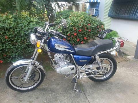 POR MOTIVO DE VIAJE SE VENDE MOTO GN SUZUKI CHARALLAVE