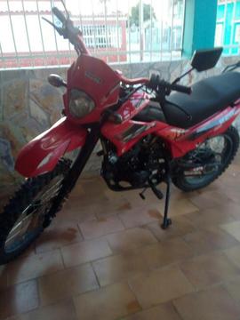 Um Enduro Modelo Dsr 2013