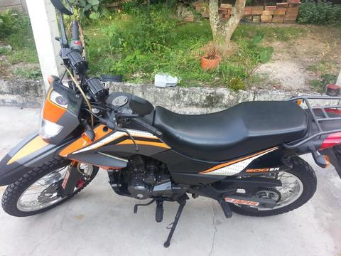 MOTO TX EMPIRE 200