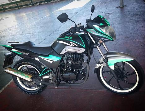 Moto Um 200