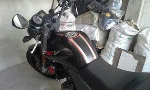 se vende moto rkv