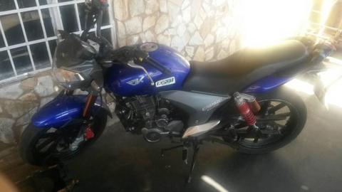 vendo en perfecto estado MOTO RKV