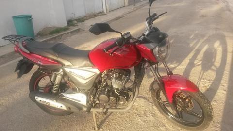 Vendo mi moto spedd 200 cc año 2014 tlf 0412-433-31-15