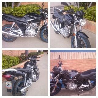 Vendo moto Md alcatraz negra 2013