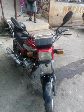 se vende horse rojo 2012 llamar al 04122014624