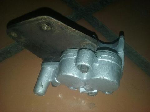 Caliper Trasero con Base Bera Runner