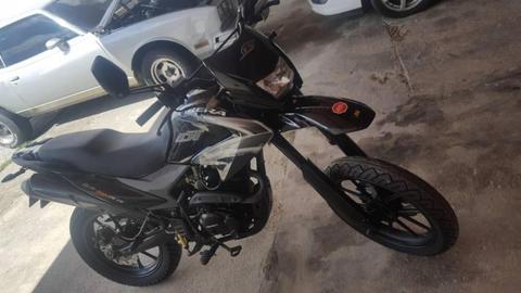 Se vende moto bera Dt