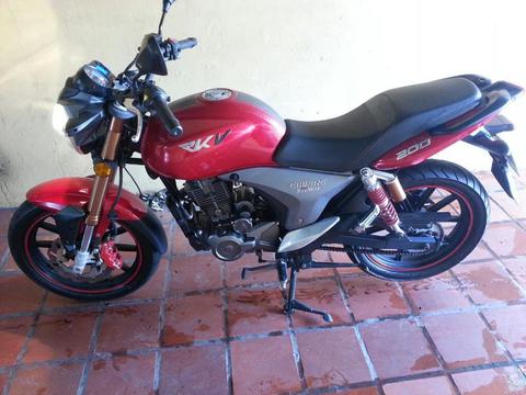 Vendo Moto Rkv 2013