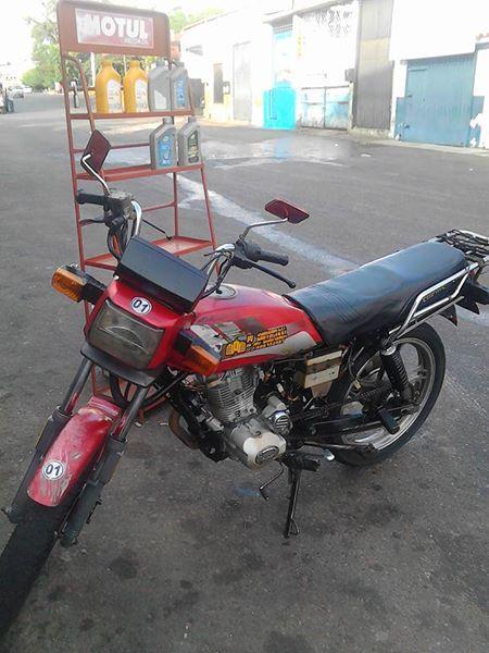 vendo moto horse 1