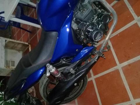 Vendo moto Rkv