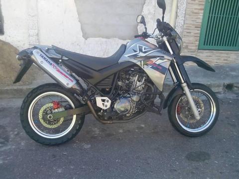 vendo mi fiel moto Yamaha XT660 Full Inyection por motivo de viaje