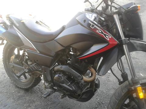 Moto Tx200