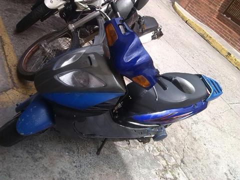 Vendo Moto Automatica Mustang