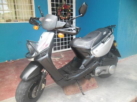 vendo moto bera