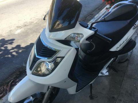 Se Vende Moto 2012