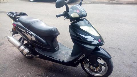 vendo moto automatica 150 skygo, matrix, año 2010