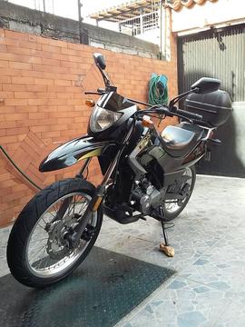 Se vende TX 200 2012 en perfecto estado usado 40km sin detalle