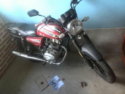 Vendo moto por motivo de viaje