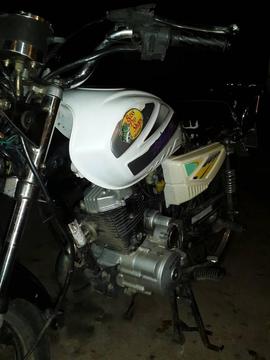 Se vende moto bera 150