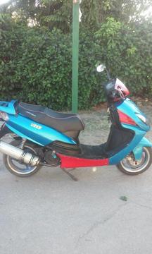 Se vende moto ava 150 aguila