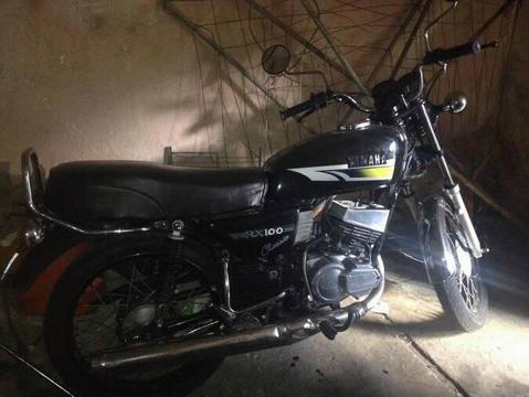 YAMAHA RX 100