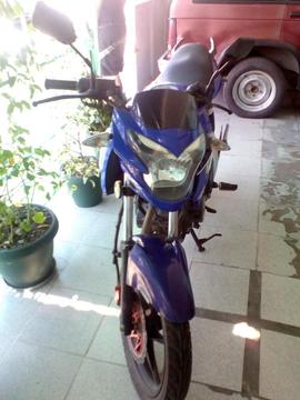 VENDO MOTO BRZ 200 AÑO 2014