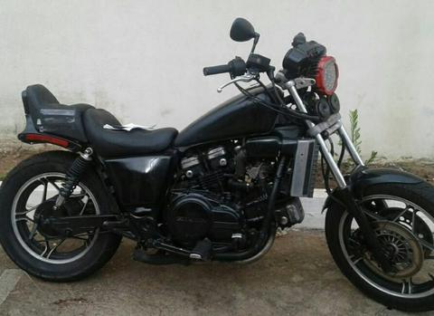 Moto Honda Magna 82