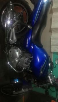 Moto Suzuki