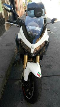 Benelli Trek 899cc