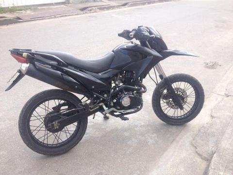 Moto MD Trepador negro