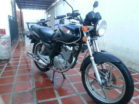 Vendo Moto en Suzuki 2011