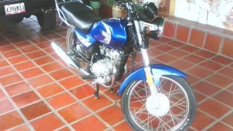 Moto Yamaha YB 125 2006