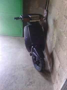 Moto Yamaha Mint