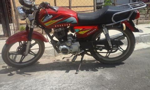 VENDO MI HERMOSA MOTO BERA BARATA