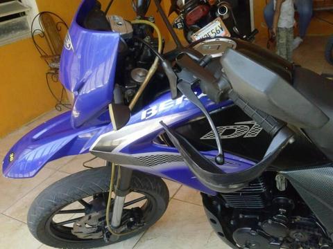 Se vende moto Bera DT200