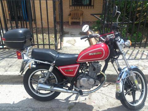 Se vende Moto Suzuki