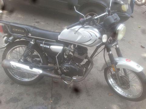 Se vende Cuadro y carter !! 2014 gris