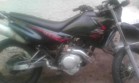 SE VENDE O SE CAMBIA XTZ125