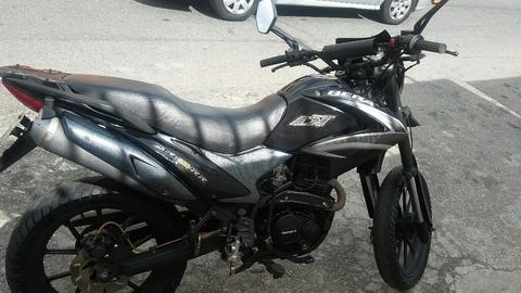 Vendo Moto Bera 200 Año 2014