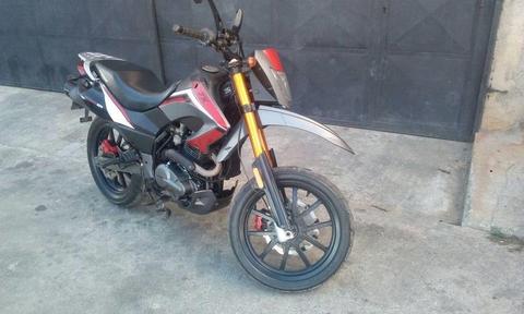 IMPECABLE MOTO TX 200 2014