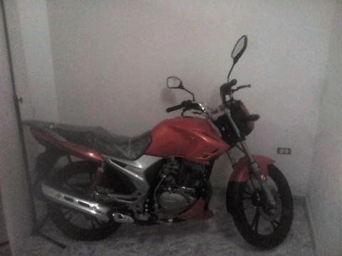 VENDO SUZUKI HAOJUE 150 NUEVA DE PAQUETE