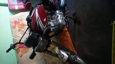 Vendo mi moto