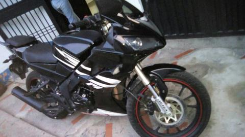 Vendo Moto R1 Bera 2014