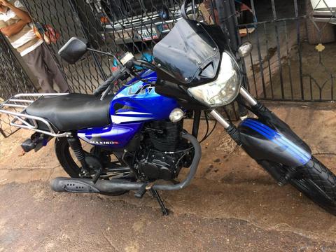 Vendo moto um max
