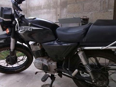 Moto Ax 100 Zusuki por Irme Del Pais