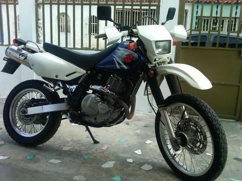 Suzuki DR 650 Impecable