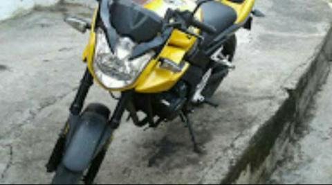 Vendo Moto Loncin Naked 150